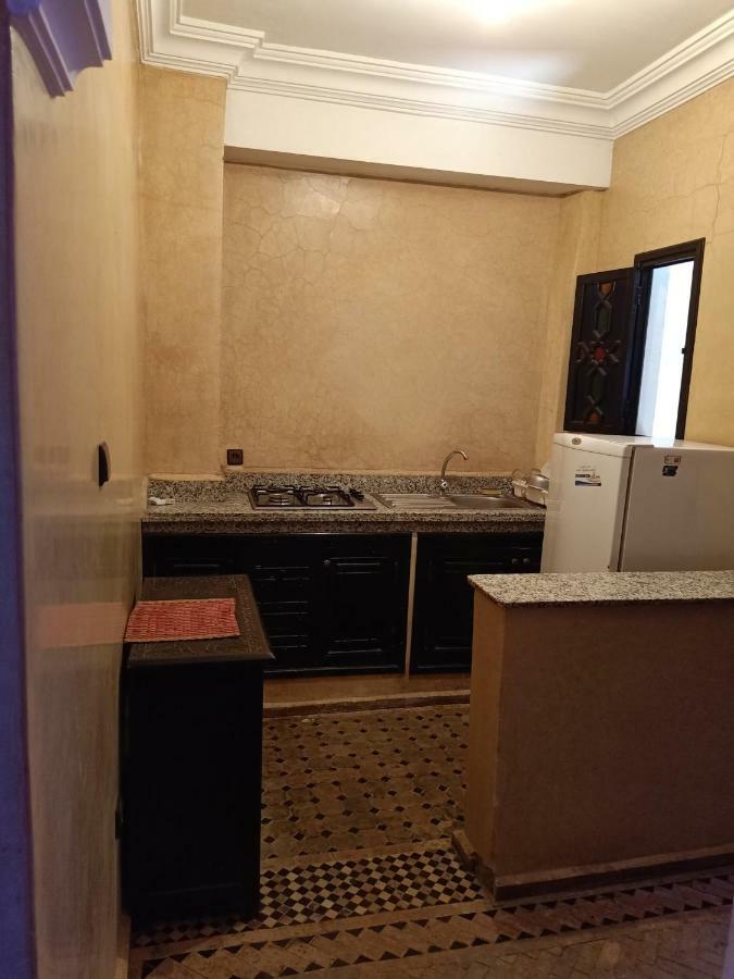 Yousra Aparthotel